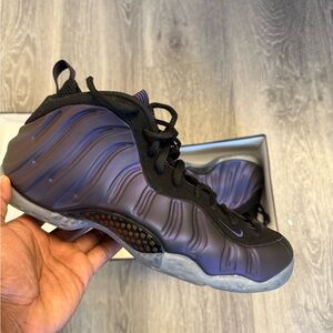 Nike Men's Air Foamposite One
Eggplant size 11